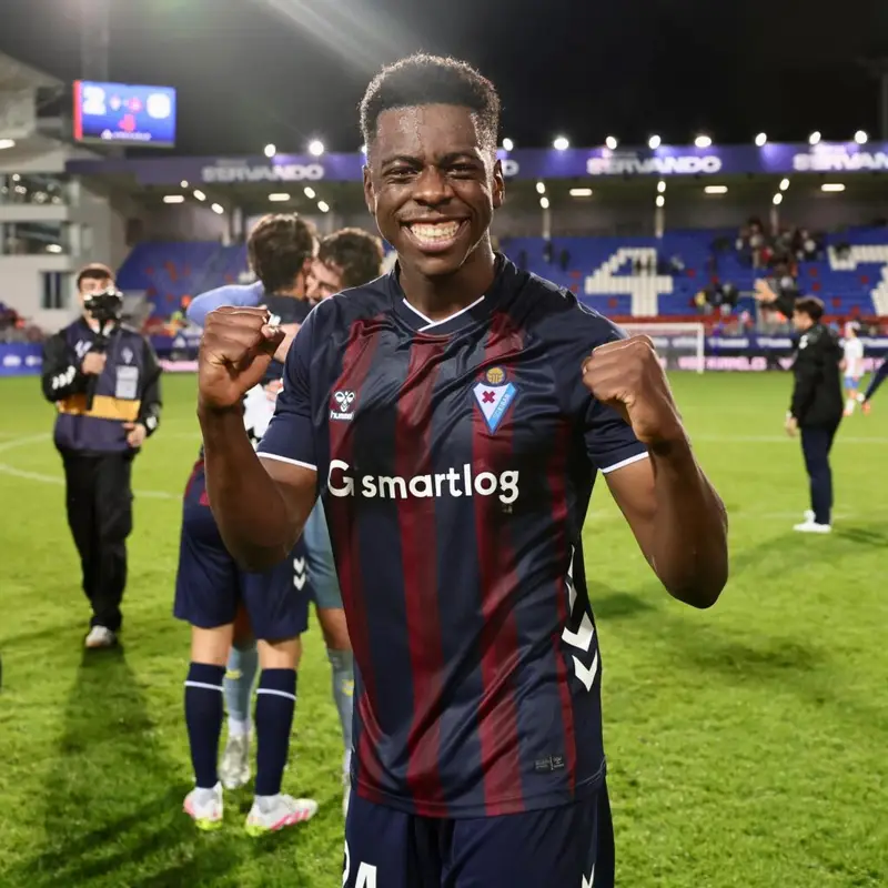 El Eibar se impone ante el Andorra, 2-0 y provoca su primer derrota de la temporada.