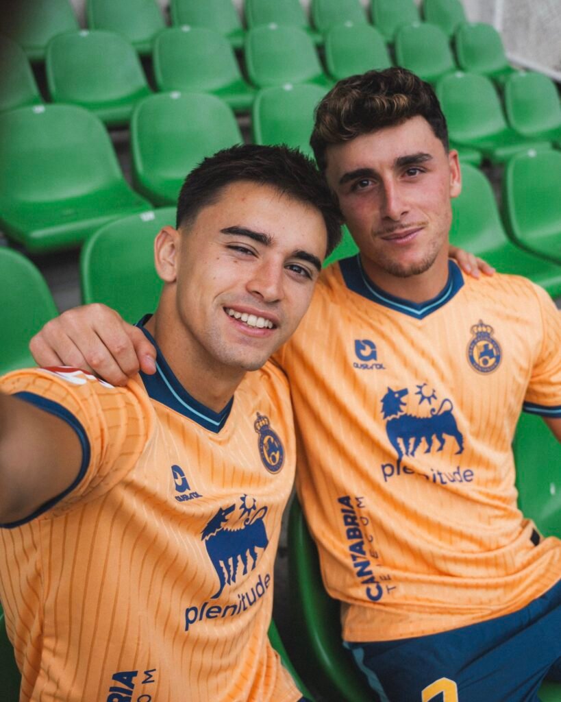 Yeray y Mario García presumen de nueva equipación. 
