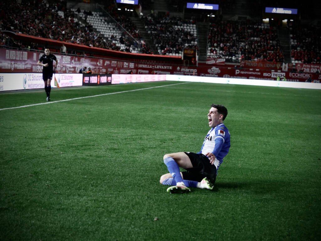 El Hércules consigue un empate in extremis ante el Real Murcia.