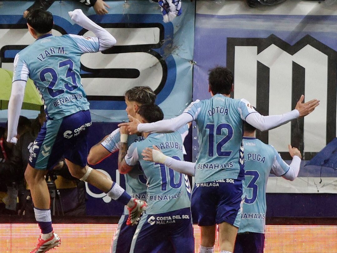 El Málaga CF arrasa con gran solvencia al Burgos CF en La Rosaleda